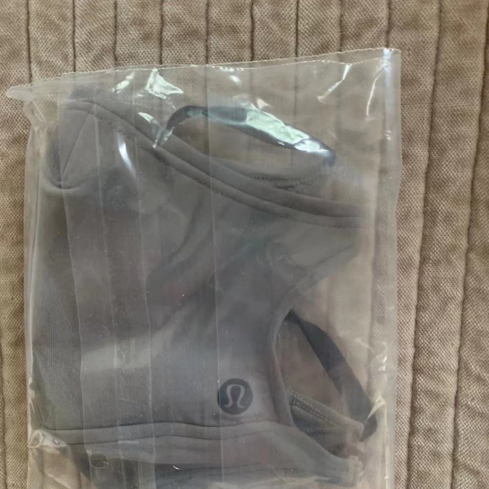 NWT lululemon ear loop face mask